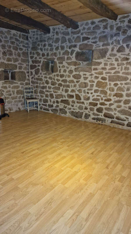 Maison à ENTRAYGUES-SUR-TRUYERE