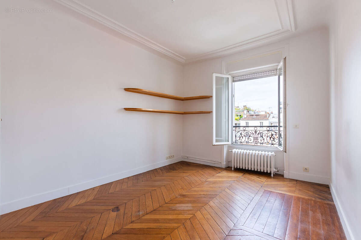 Appartement à PARIS-14E