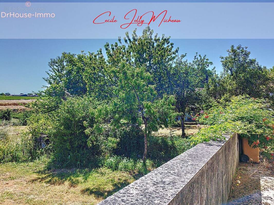 Maison à SAMONAC