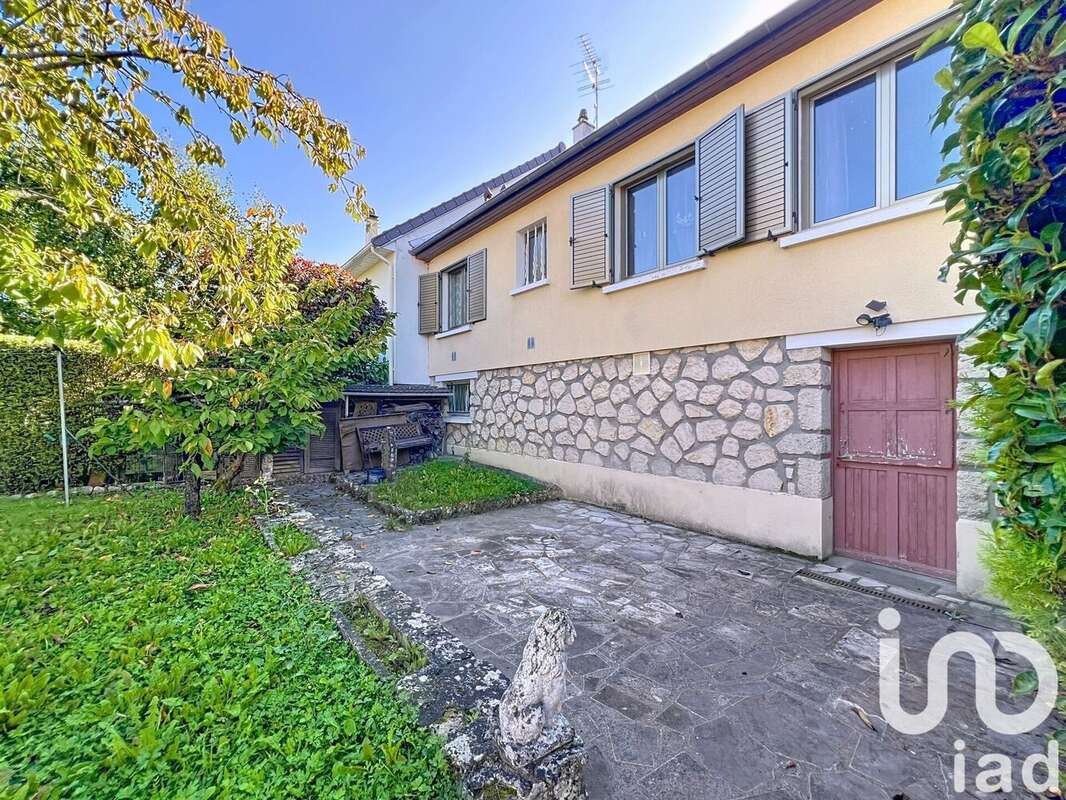 Photo 2 - Maison à BRIE-COMTE-ROBERT