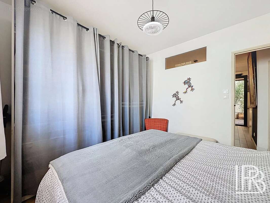 Appartement à MARSEILLE-7E