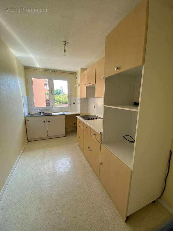 Appartement T3/T4 près de 78m² , Double séjour, balcon plein sud, 2 parkings et 2 caves - photo 16