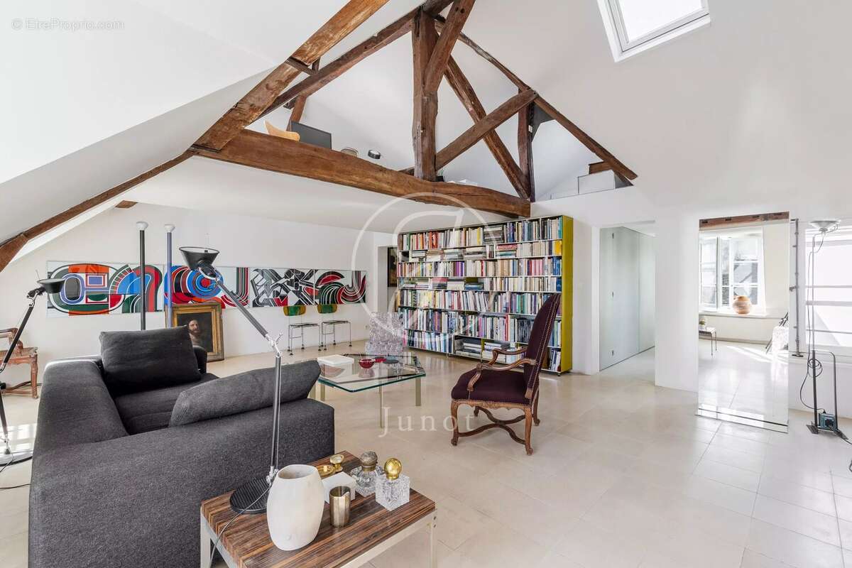 Appartement à PARIS-3E