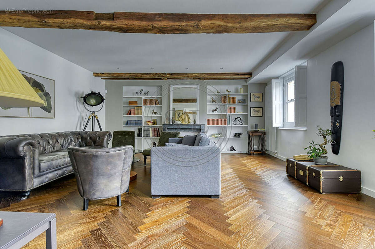 Appartement à VERSAILLES