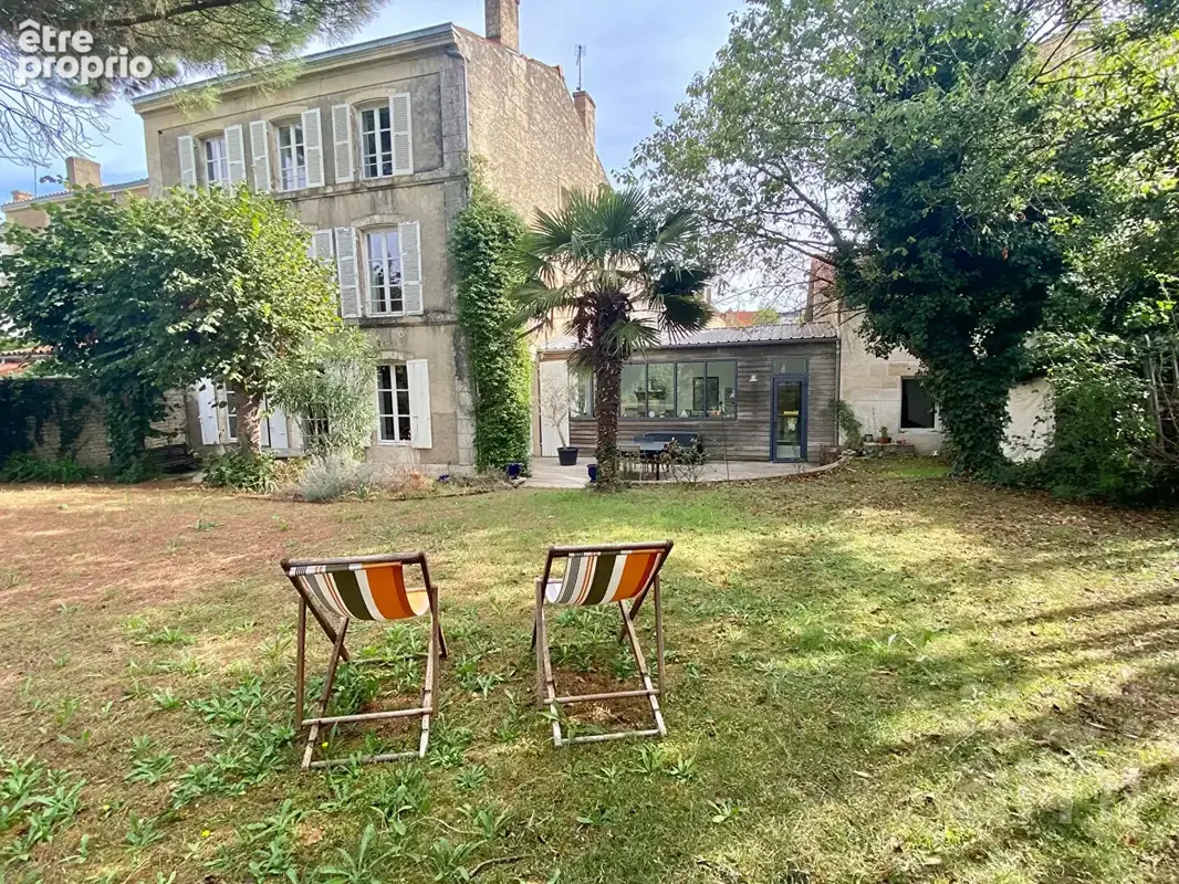 Photo Maison à Niort au prix de 685 000€