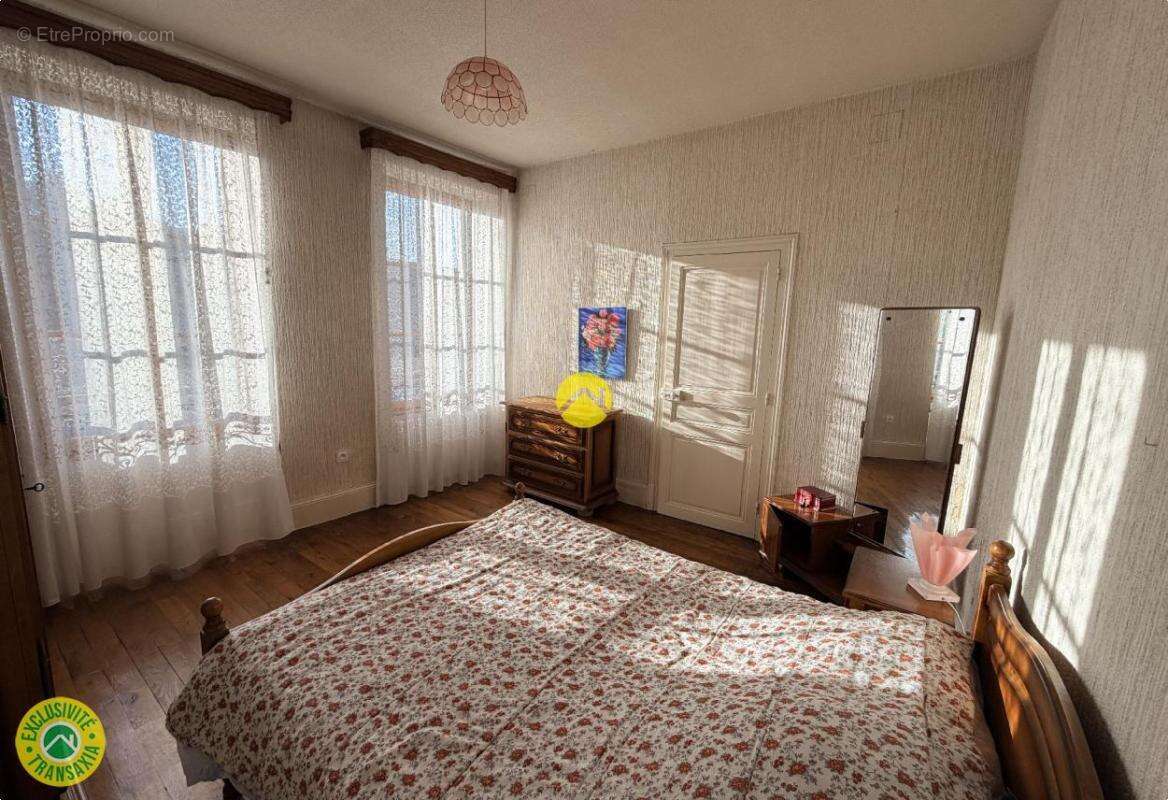 Maison à CHATEAUNEUF-SUR-CHER