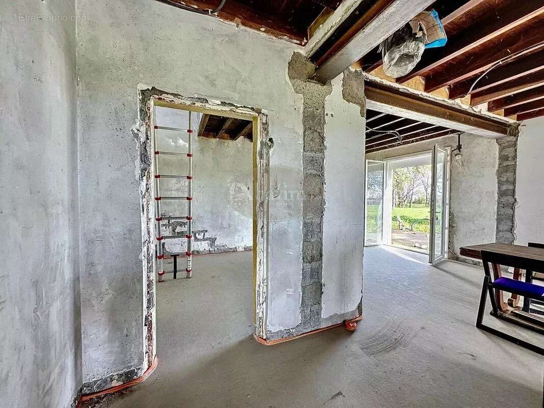 Maison à VILLENEUVE-LECUSSAN