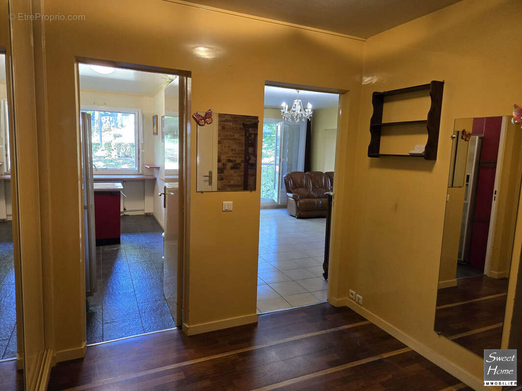 Appartement à MAGNY-LES-HAMEAUX