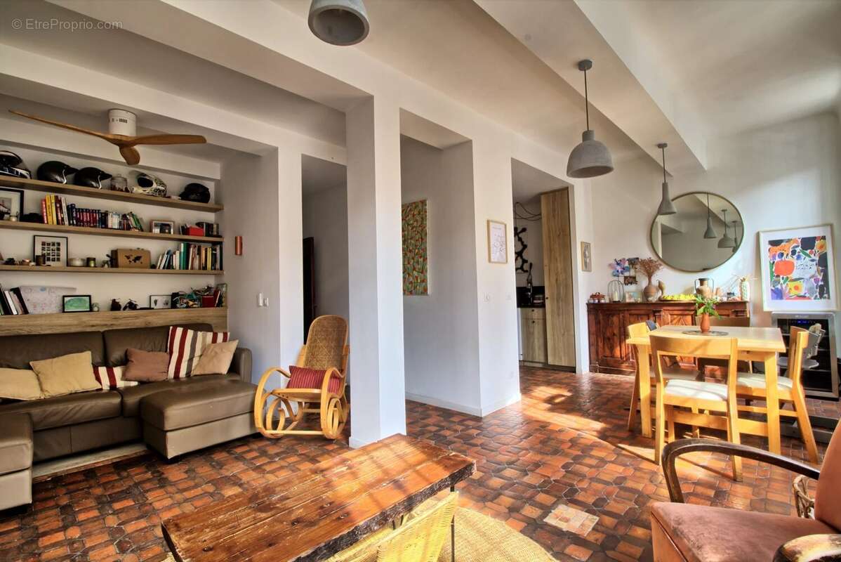 Appartement à MARSEILLE-2E