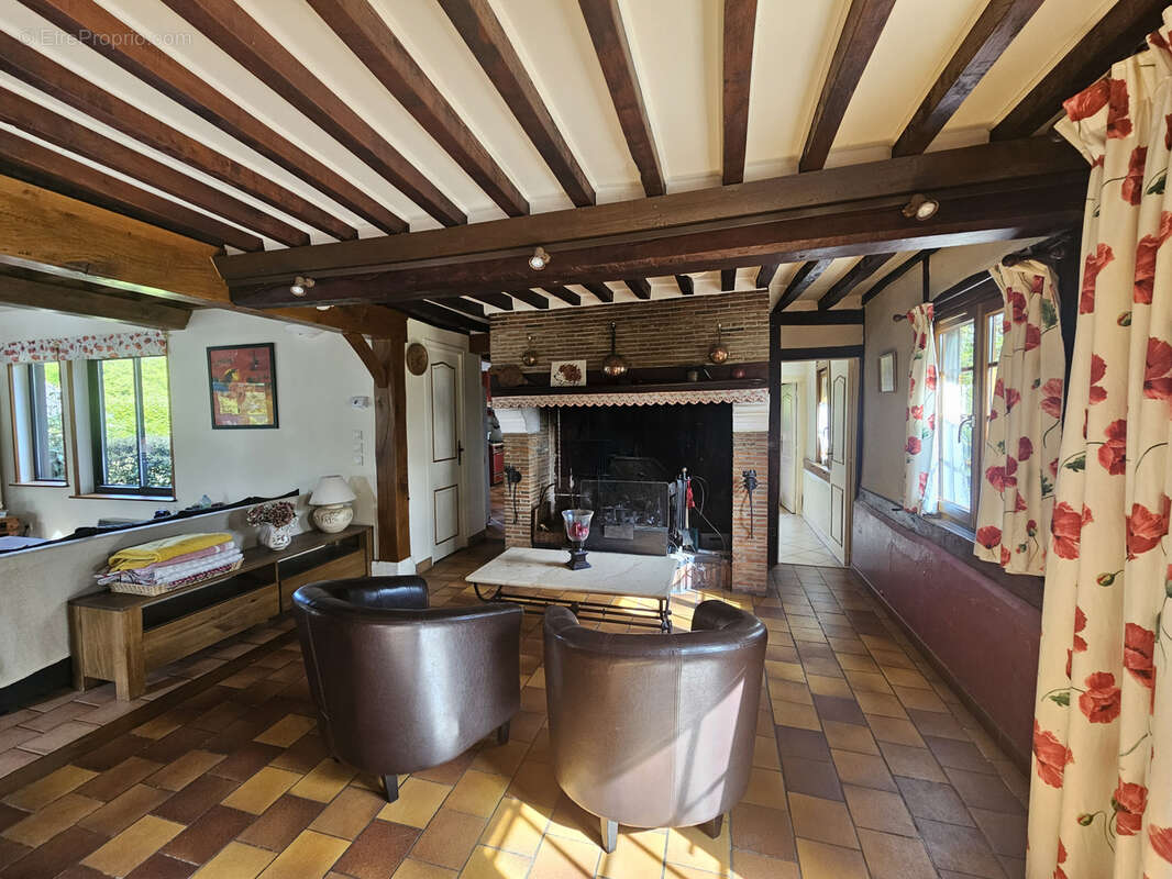 Maison à CORMEILLES