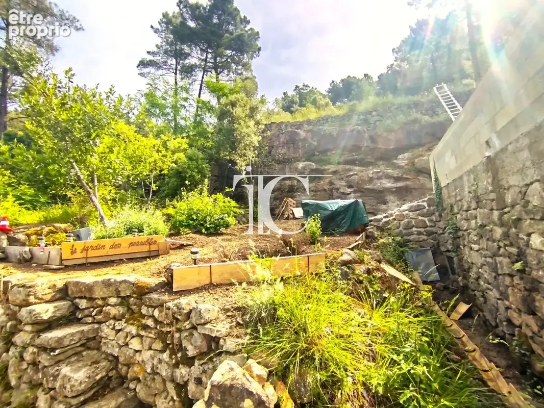 Charmante propriété en pierres rénovée   * 10 minutes des commodités * Terrasse avec très belle vue * - photo 14