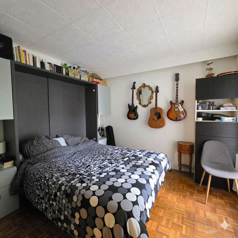 Appartement à NEAUPHLE-LE-CHATEAU