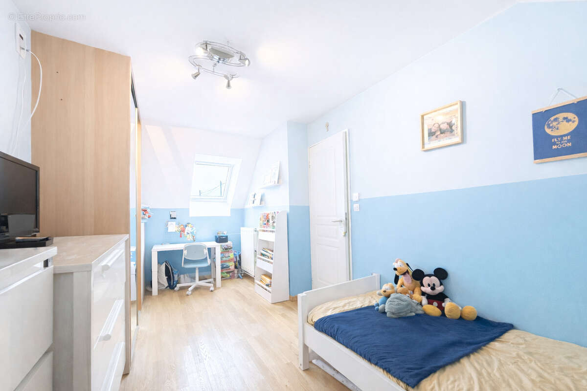 Maison à OZOIR-LA-FERRIERE