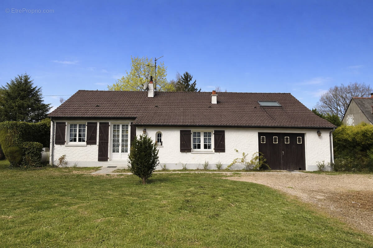 Maison à AZAY-SUR-CHER
