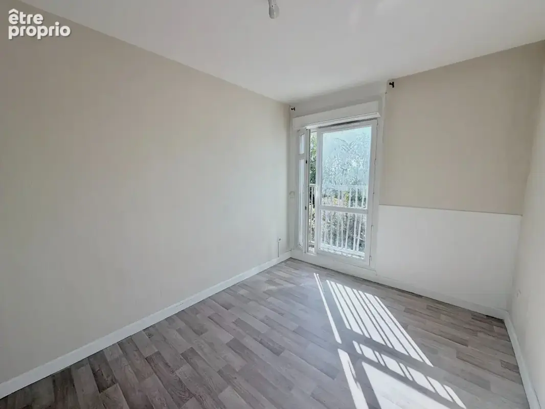 Appartement Reims 4 pièce(s) 68.52 m2 - photo 4