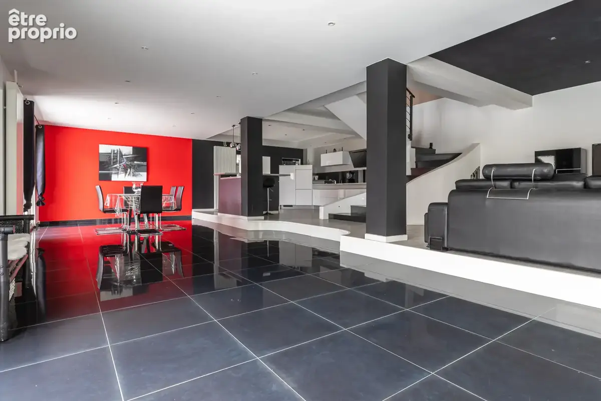 Maison de 212 m2 (intersection Rillieux/Caluire/Sathonay) avec Piscine - photo 6