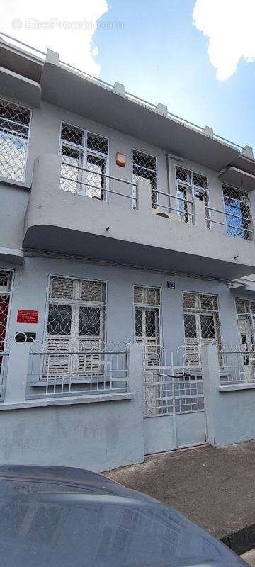 A vendre : maison a renover aux terres sainville (97200) - photo 2