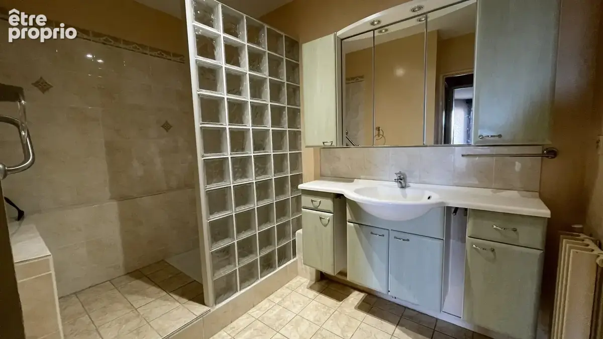 Appartement 4 pièces 100 m² à vendre à Chamalieres (63400) - photo 3