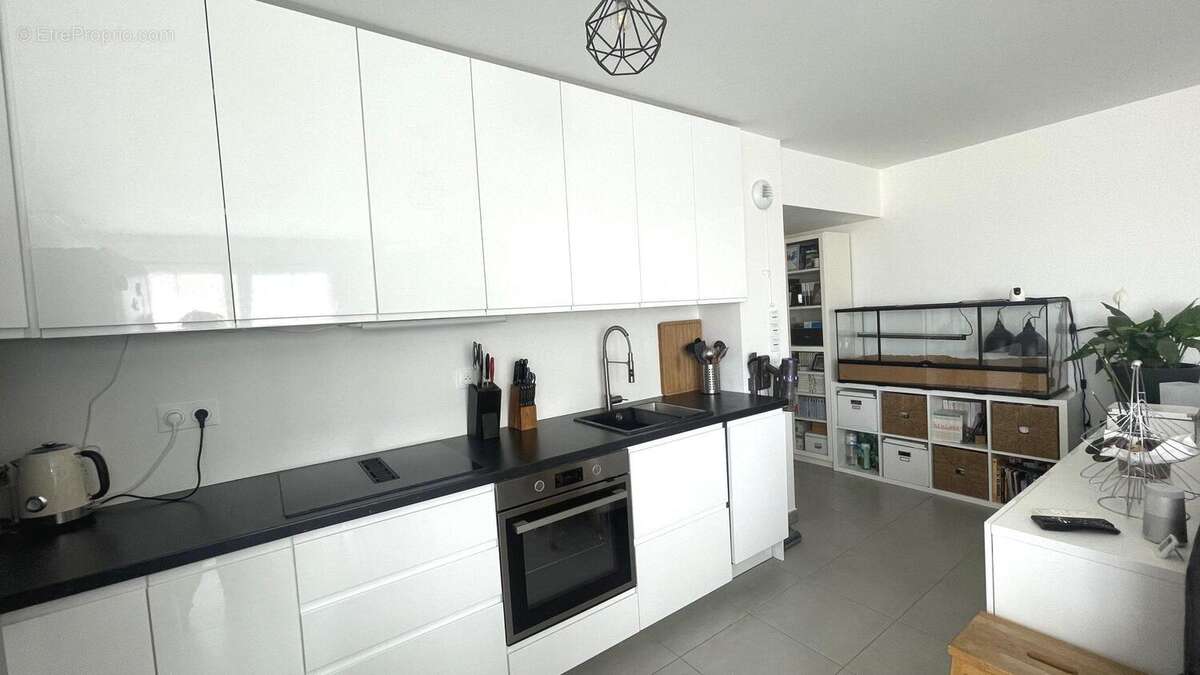 CUISINE EQUIPEE OUVERTE - Appartement à ACHERES