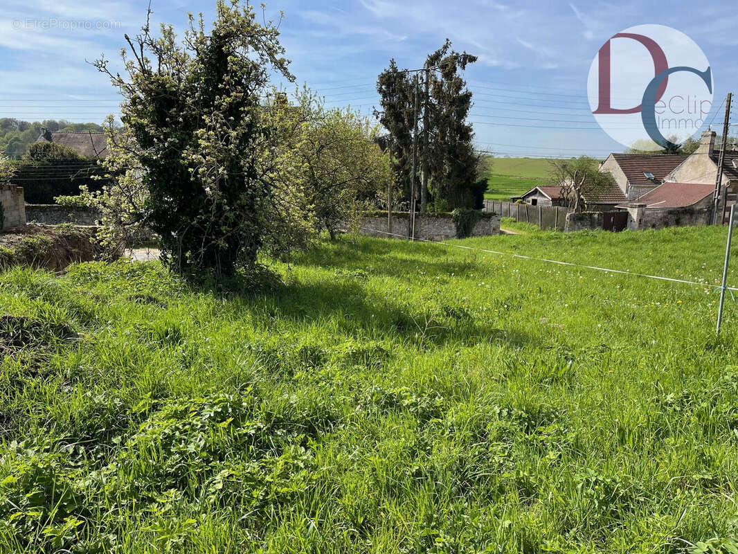 Photo 2 - Terrain à VILLENEUVE-SUR-VERBERIE