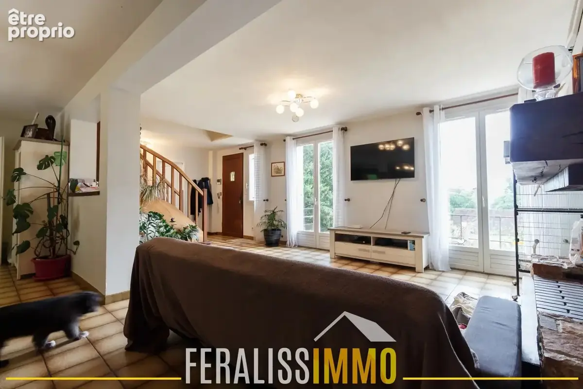 Maison familiale sur sous sol total ! - photo 4