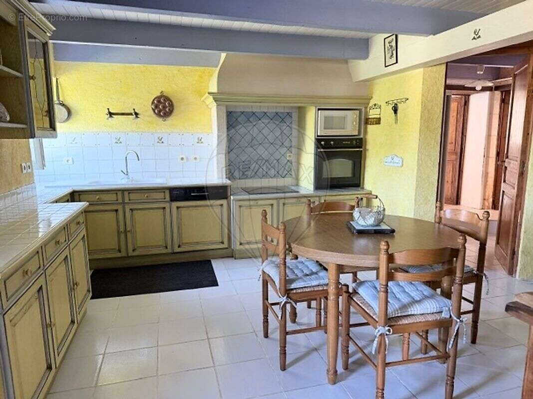 Maison à CHAILLEVETTE