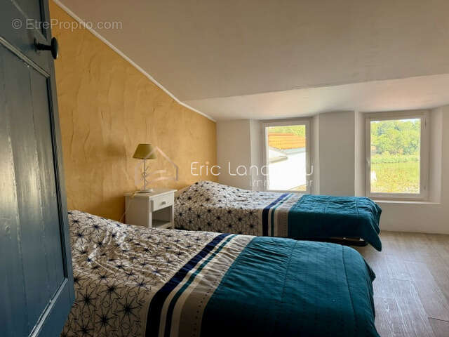 Maison en pierres proche commerces - photo 11