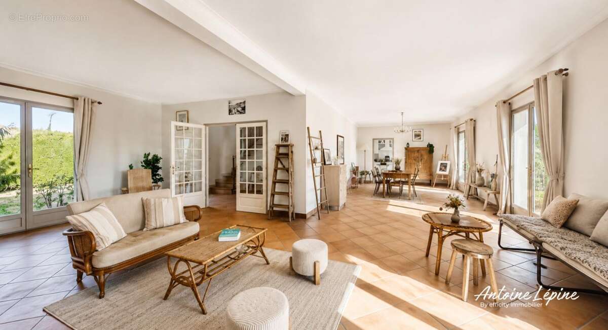 Maison 195 m² à Lachassagne  - photo 9