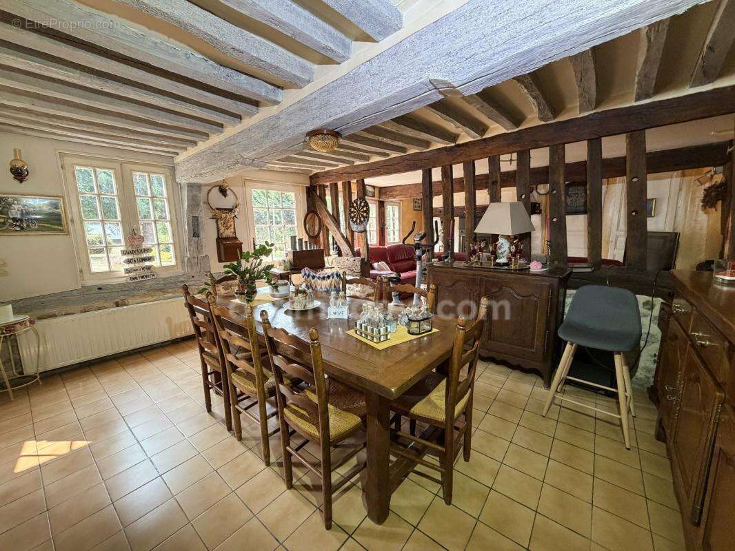 Maison normande de caractère de 121 m² avec 4 chambres, vie de plain-pied, Le Mesnil-Guillaume (14100), à moins de 10 minutes de - photo 9