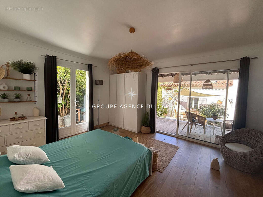 Maison à LES ISSAMBRES