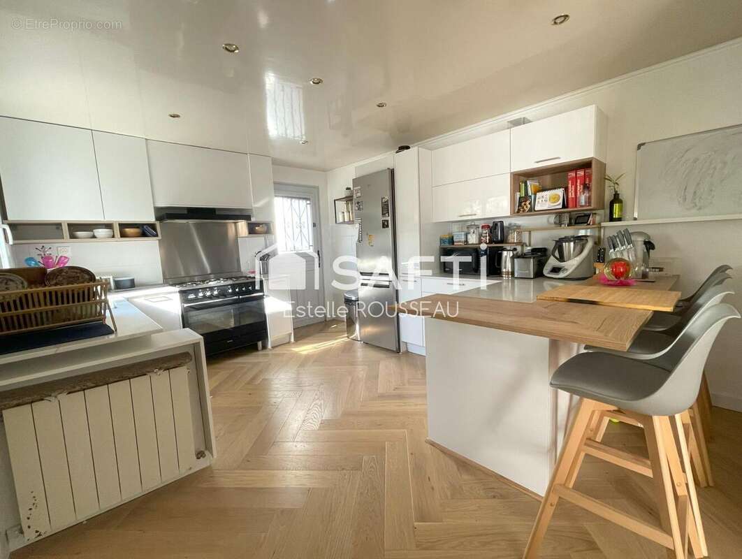 Maison 160 m² à Creteil  - photo 4