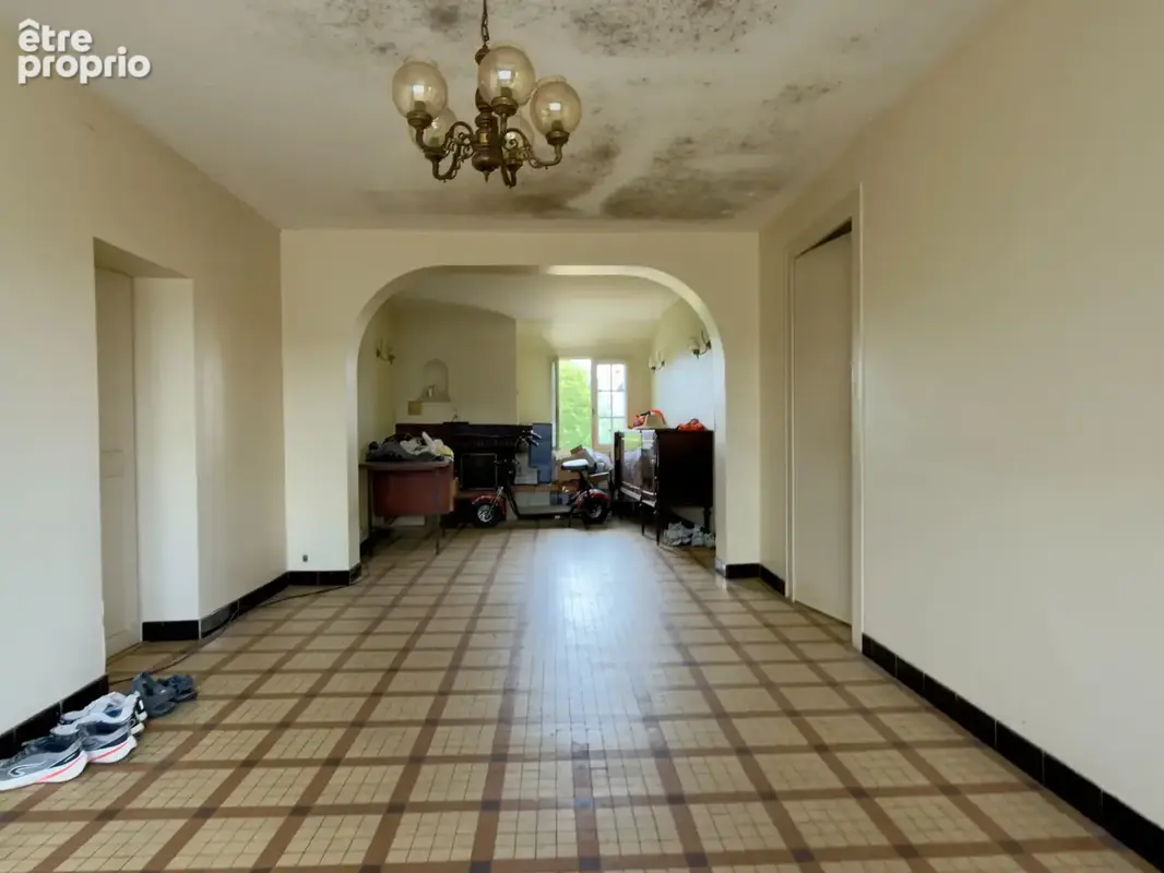LES ROSIERS SUR LOIRE, Maison en pierre à rénover de 84m²/120m² développables avec dépendances et jardin - photo 10