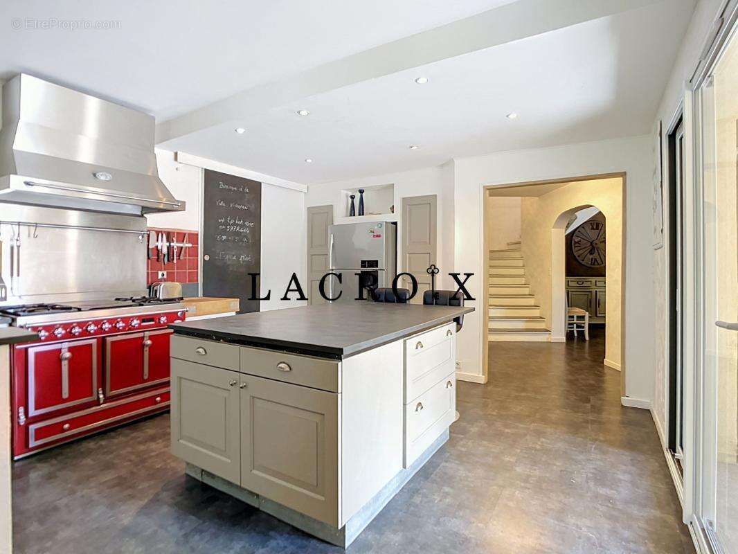 Maison 197 m² à Althen-Des-Paluds  - photo 13
