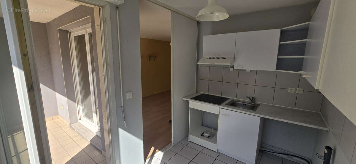 Clermont Secteur Faculté de droit Appartement de Type 3 Libre - photo 3
