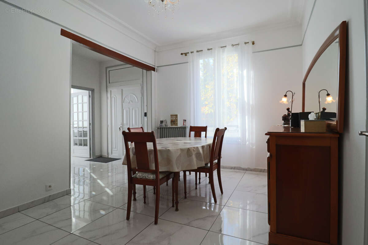 Maison à LES PAVILLONS-SOUS-BOIS