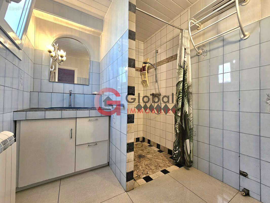 Villa familiale T6 155 m2/ 918 m2 - photo 10