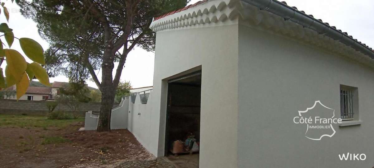 Maison à SAINT-JULIEN-LES-ROSIERS