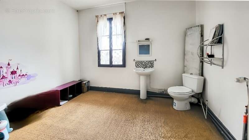 Maison à MONTREJEAU