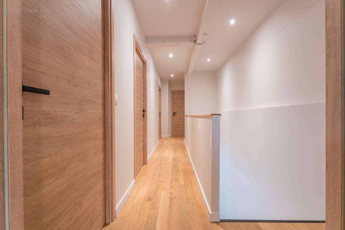 Maison à CHARBONNIERES-LES-BAINS