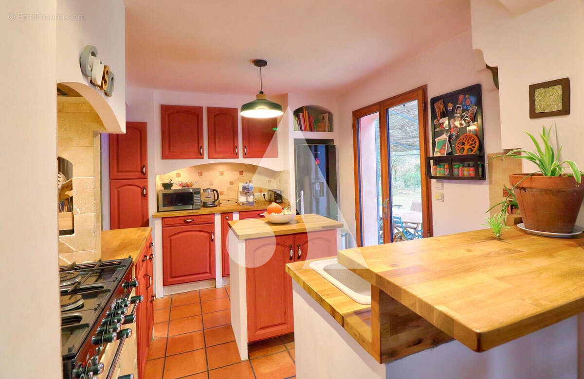 Maison à VINON-SUR-VERDON