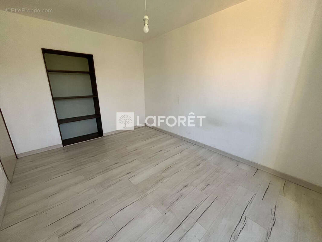 Appartement à MEZIRE