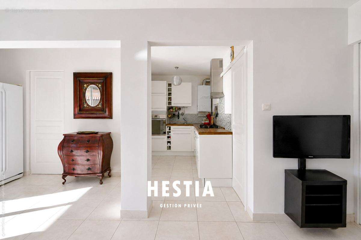 Bandol – rare rez-de-jardin – type 2 de 54,50 m² + terrasse privative de 24 m² – piscine & tennis – mer à pied - photo 8