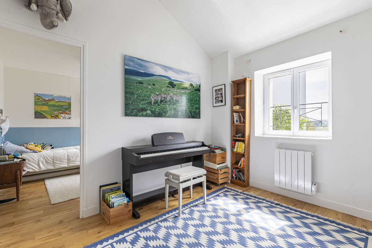 Maison - Saint-Germain-en-Laye - 140 m2 - 6 pièces - photo 10