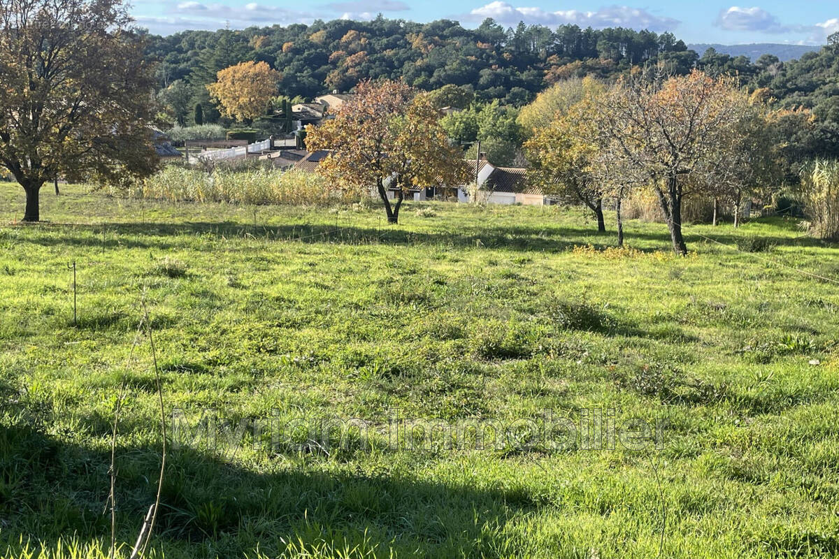 Terrain à PEYMEINADE