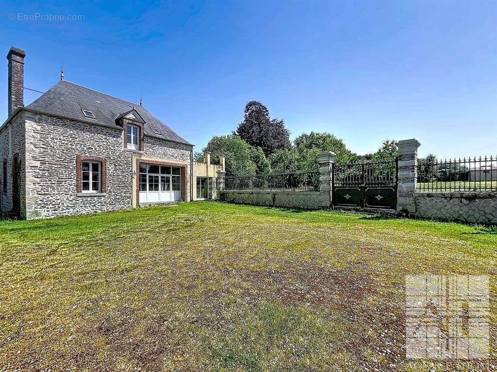 Maison à COUPTRAIN