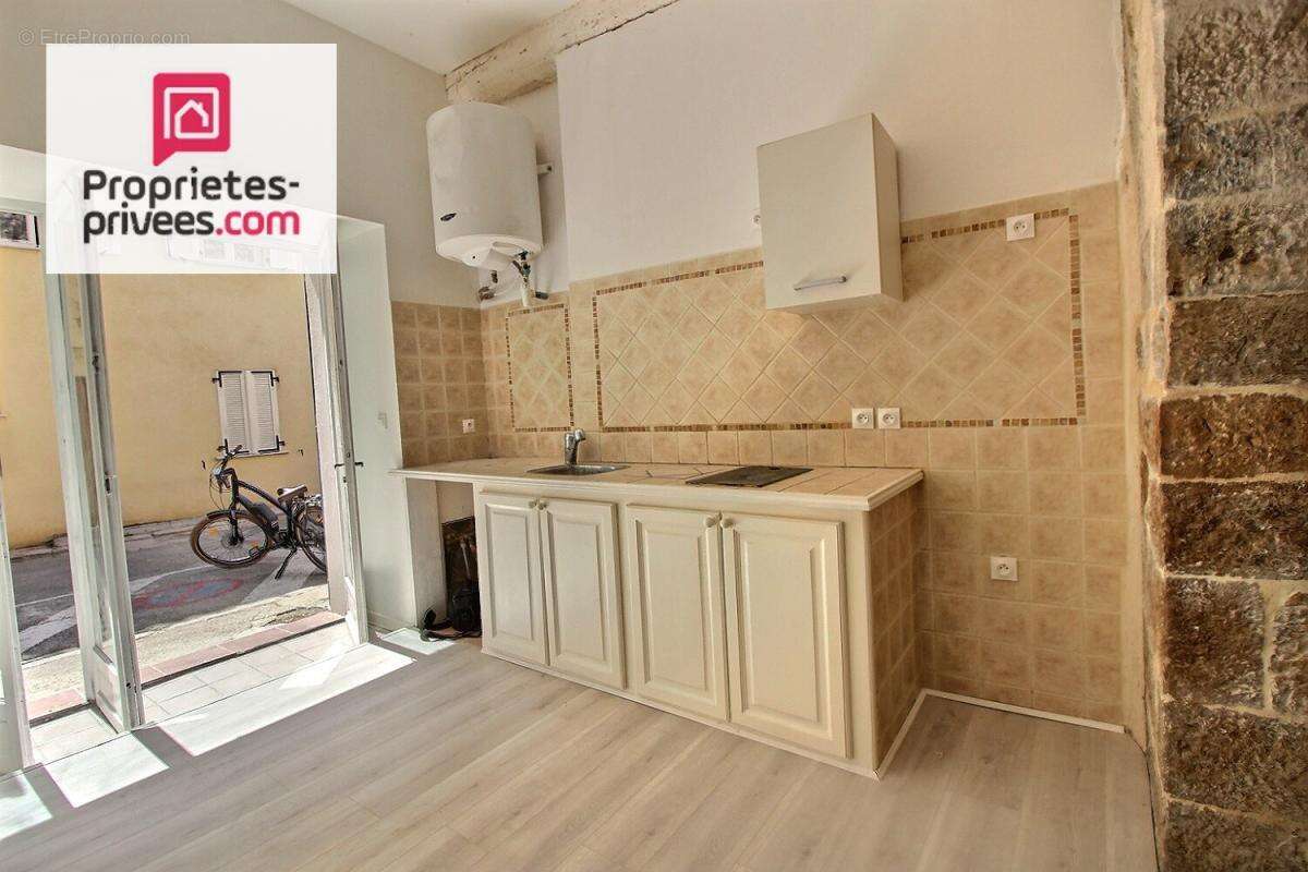 Appartement à LORGUES