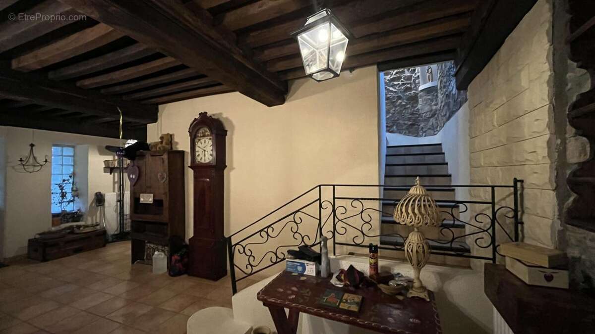 Maison à CUSSY-EN-MORVAN