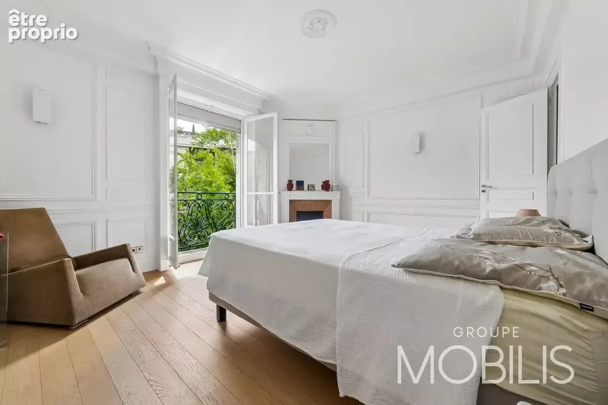 NEUILLY-SUR-SEINE - DUPLEX- 236m2-8 Pièces-5 Chambres- Jardin -3 Terrasses- Balcon - photo 16