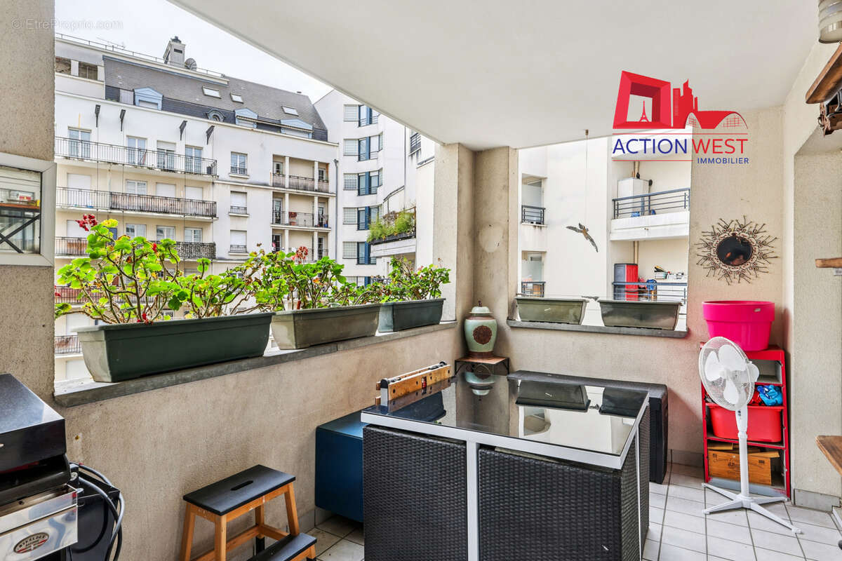 Appartement à COURBEVOIE