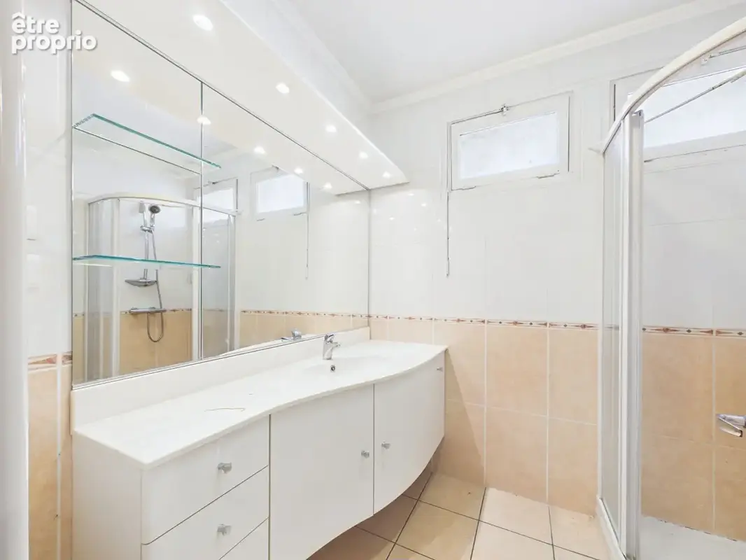 Appartement T3 avec balcon, cave et stationnement Avenue Victor Hugo - photo 4